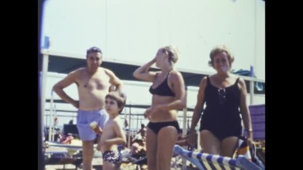 San Marino Talya Mayıs 1964 Aile Anıları Larda Plaj Tatili — Stok video