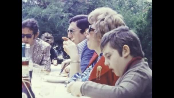 San Marino Itália Maio 1964 Família Almoça Década — Vídeo de Stock