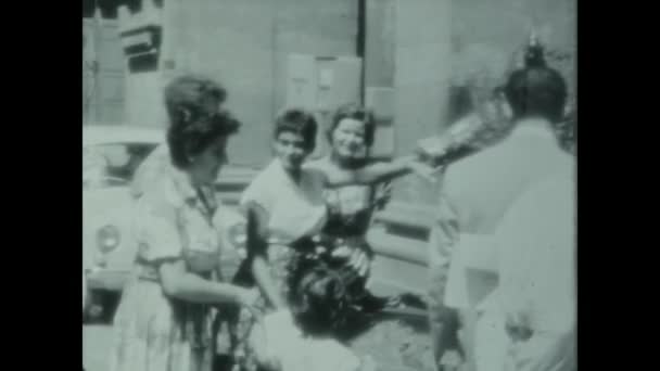 Φλωρεντία Ιταλία Ιούνιος 1958 Ευτυχισμένη Οικογενειακή Επίσκεψη Στην Πόλη Της — Αρχείο Βίντεο