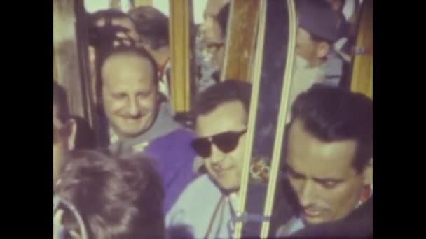 1964年12月 意大利白云石 60年代白云石场景中的滑雪者 — 图库视频影像