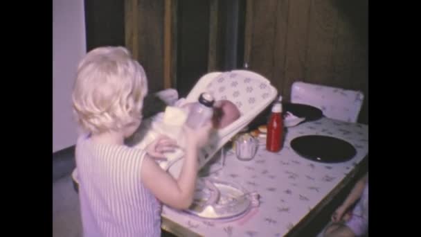 Dallas United States March 1963 Feed Newborn Baby Scene 60S — ストック動画