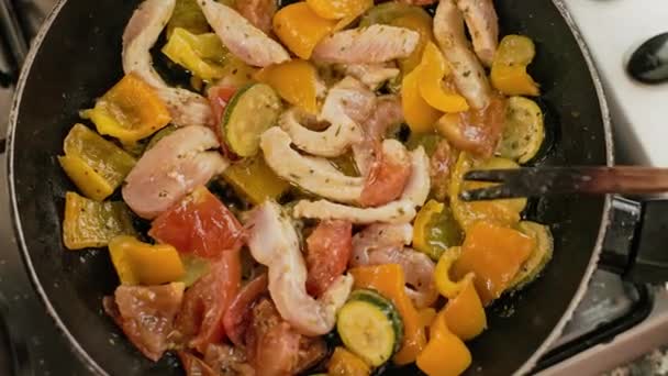 Chicken Vegetables Cooking Pot Cooker Simmering Chicken Vegetables Metal Skillet — Stockvideo