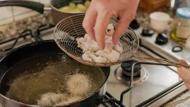 Fry Fish Rings Preparation Cooking Frying Squid Rings Frying Pan — Stok video