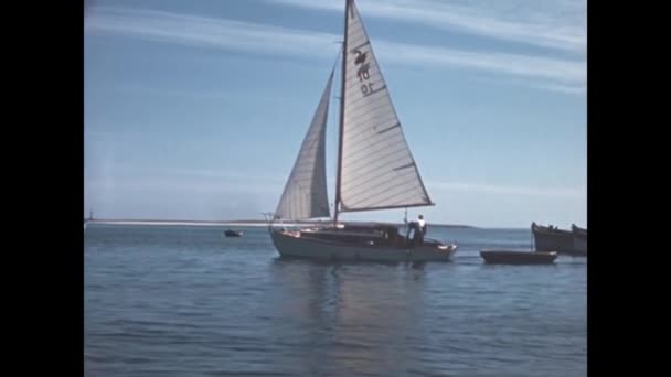 Normandia Francia Maggio 1964 Barche Vela Mare Negli Anni — Video Stock