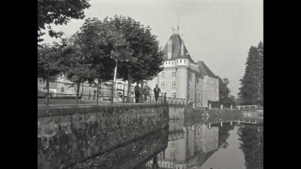 Clayette France April 1954 Castle Clayette Landscape Shot Black White — Αρχείο Βίντεο