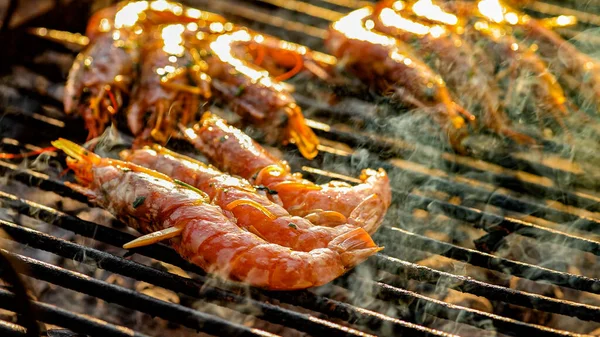 Grilled Shrimp Grill Charcoal Grill Close Shrimps Being Fried Oil — Φωτογραφία Αρχείου