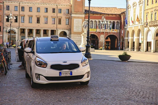 Rovigo Italy July 2022 Taxi Historic City — Stock Photo, Image