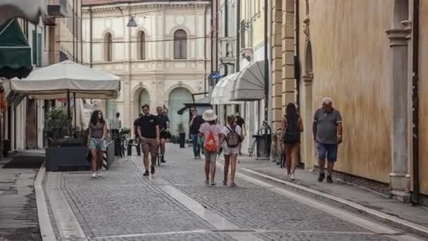 Rovigo Italy August 2022 People Walking Historic City — Stockvideo