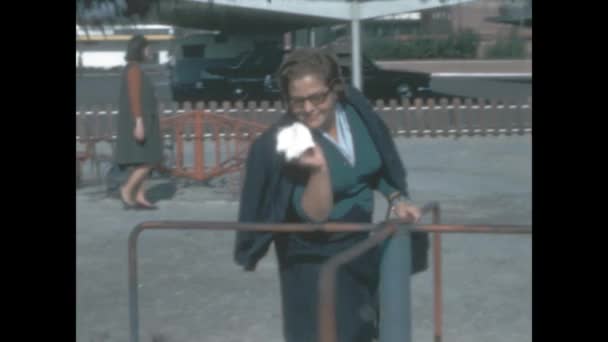 Assisi Italy June 1965 Happy Family Memories Park Rides Scene — Vídeo de Stock