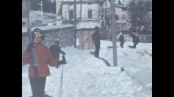 Dolomites Italy January 1960 Family Snow Vacation Memories Scenes 60S — ストック動画