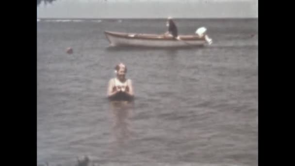 Liguria Itally August 1965 Family Beach Vacation Scene 60S — Vídeos de Stock