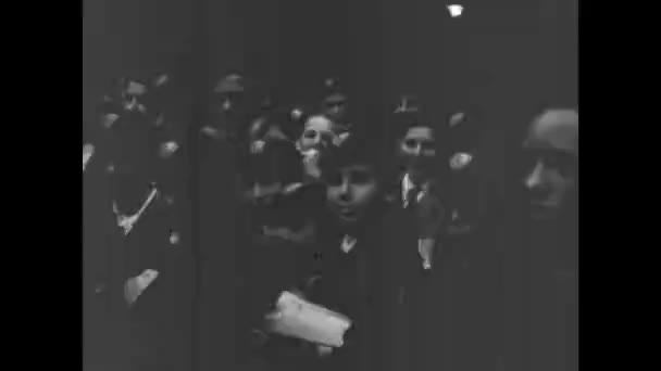 London United Kingdom May 1939 Group Young Smiling Students Event — Video