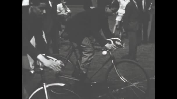 London United Kingdom May 1939 Amateur Cyclists Training Session Coaches — Vídeos de Stock