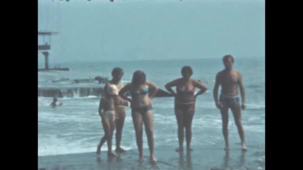 Crimea Ukraine June 1968 Tourists Enjoy Beach Wave Coming Shore — Video