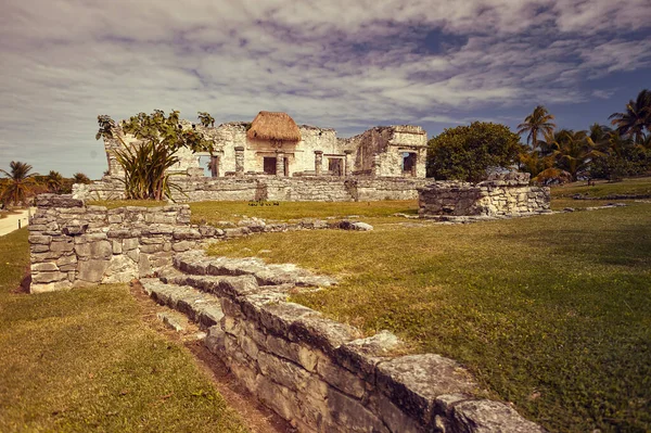 Vista Lateral Dos Restos Pequeno Templo Maia Complexo Tulum México — Fotografia de Stock