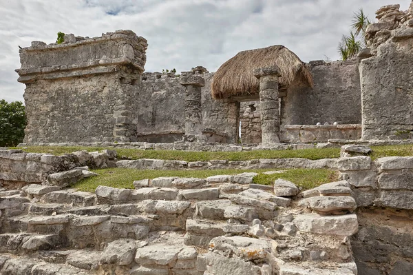 Oldalnézet Maradványait Egy Kis Maja Templom Tulum Komplexum Mexikóban Készült — Stock Fotó