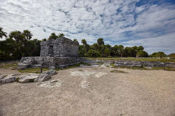 Oldalnézet Maradványait Egy Kis Maja Templom Tulum Komplexum Mexikóban — Stock Fotó