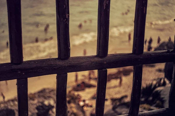 Detail Eines Holzzauns Mit Dem Hintergrund Des Verschwommenen Tulum Strandes — Stockfoto