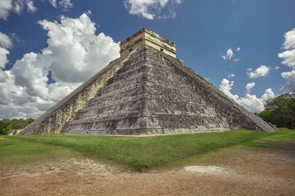 Chichen Itza Piramis Háromnegyedének Megtekintése — Stock Fotó