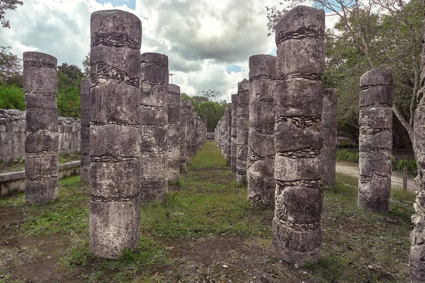 Column Corridor Temple Warriors Chicen Itza Mexico — Zdjęcie stockowe