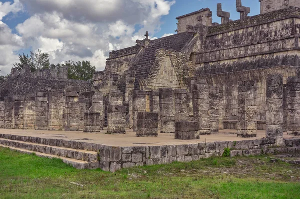 Parte Central Del Templo Los Guerreros Complejo Arqueológico Chichén Itzá —  Fotos de Stock