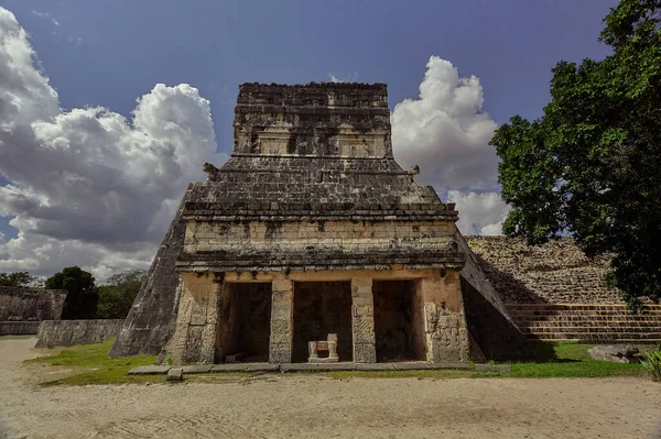Front View Temple Jaguar Archaeological Complex Chichen Itza Mexico — Stock Photo, Image