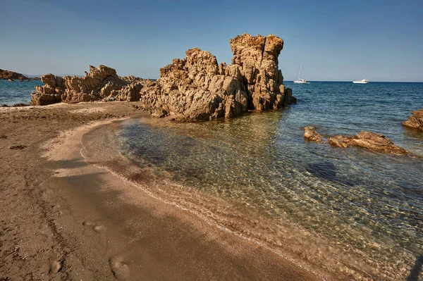 Deserta Pequena Praia Rochosa Sul Sardenha Durante Uma Tarde Verão — Fotografia de Stock