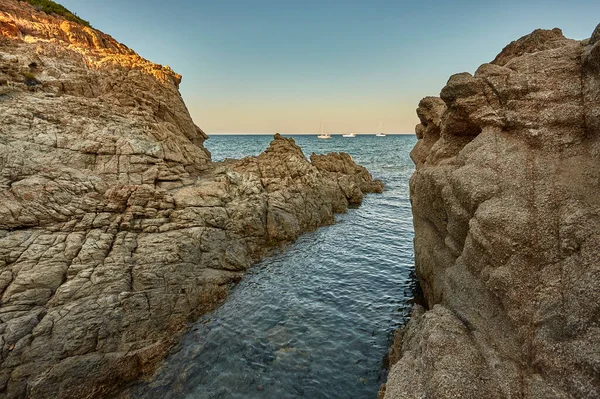 Gün Batımında Deniz Cliff Sardunya Güney Sahil Tipik Görünümü — Stok fotoğraf