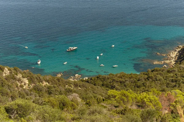 Άποψη Ενός Τμήματος Της Ακτής Που Αντιμετωπίζει Νησί Της Serpentara — Φωτογραφία Αρχείου