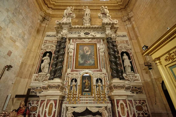 Autel Marbre Intérieur Une Église Cagliari Avec Statues Représentations Religieuses — Photo