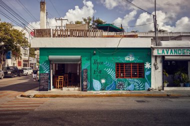 Playa del carmen, Mexico 20 august 2022: Detail of a colorful playa del Carmen building overlooking the street on a summer day.