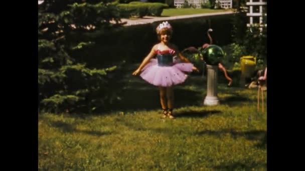 Las Vegas Abd Mart 1970 Yıllarda Prenses Kostümlü Küçük Bir — Stok video