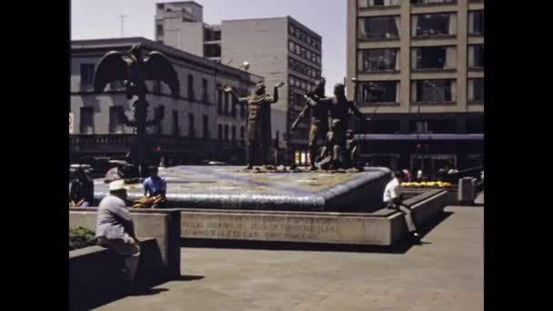 Mexico City Mexiko Juni 1975 Monumentet Skildrar Grundandet Tenochtitlan Talet — Stockvideo