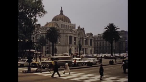 Mexico City Mexico June 1975 Tourists Traffic Palacio Bellas Artes — Stock Video