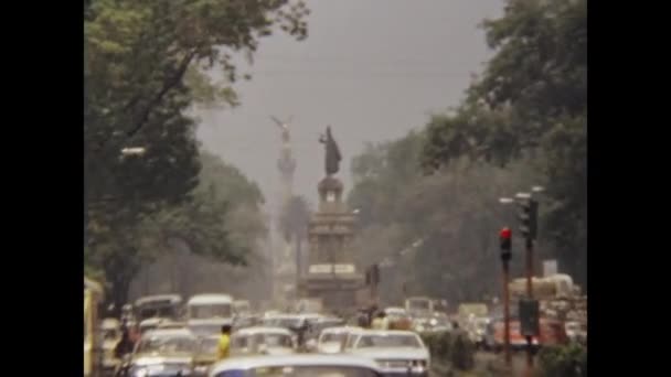Ciudad México México Junio 1975 Tráfico Urbano Edificios Oficiales Highrise — Vídeo de stock