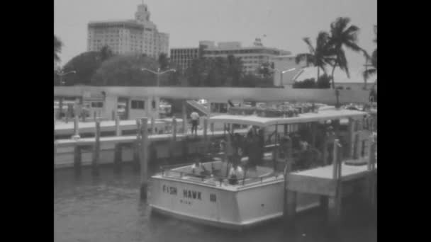 Miami Spojené Státy Americké Května 1975 Turisté Molo Jachty Zakotvené — Stock video