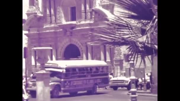 1975年 昭和50年 5月ペルー アレキパ 70年代のイグレシア カンパニアイエズス会教会正面図 — ストック動画