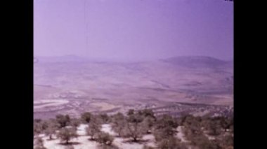 Beit He 'an, İsrail 1975: Kadın turist 70' lerde arkeoloji sahasının fotoğrafını çekti