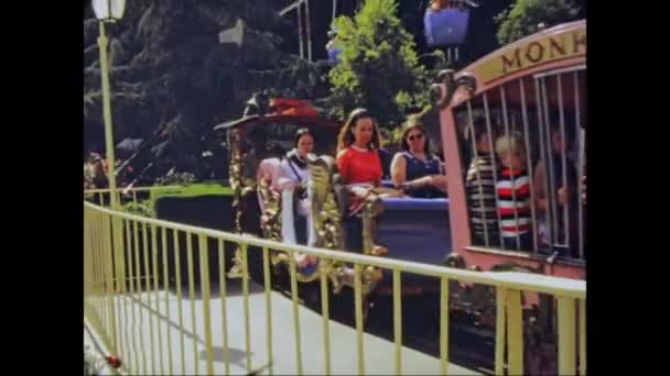 アメリカ合衆国オーランド1975年6月 70年代のディズニーランド パーク ビュー — ストック動画