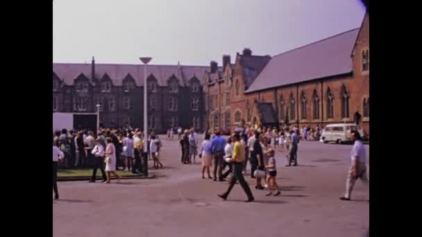 Blackpool Egyesült Királyság May 1975 Emberek Gyülekeznek Rossall School Fun — Stock videók