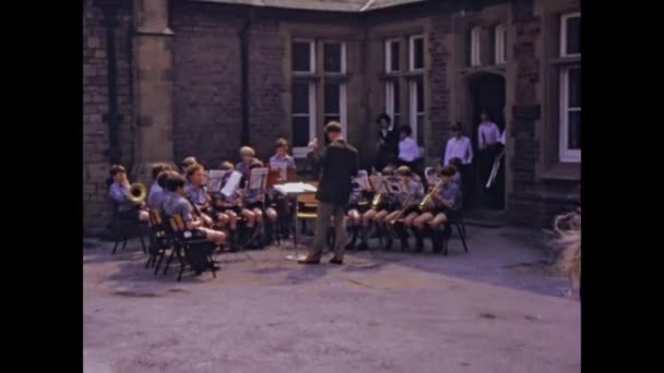 Blackpool Reino Unido Maio 1975 Desempenho Banda Kids Rossall School — Vídeo de Stock