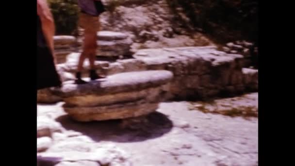 Beit She Israele Maggio 1975 Turisti Visitano Sito Archeologico Rovine — Video Stock