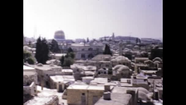 耶路撒冷 以色列 1975年 七十年代伦敦旧城的全景旅游巴士 — 图库视频影像