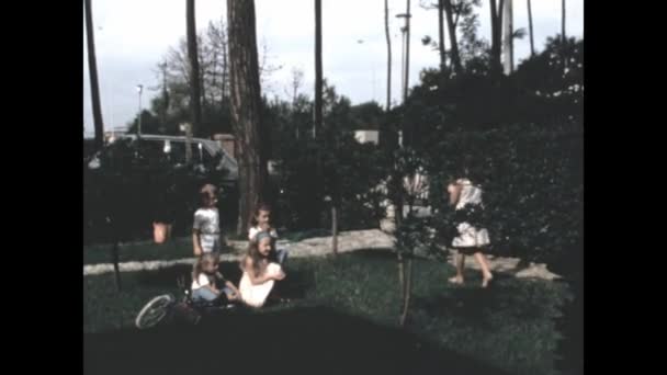 Isola Elba Italy June 1971 Children Play Meadow Summer Scene — Stock Video