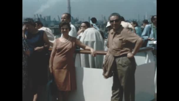Genova Itália Junho 1971 Pessoas Viajam Cena Balsa Deck Década — Vídeo de Stock
