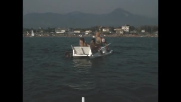 Genova Italy June 1971 Family Rowing Boat Sea Vacation Scene — Stock Video