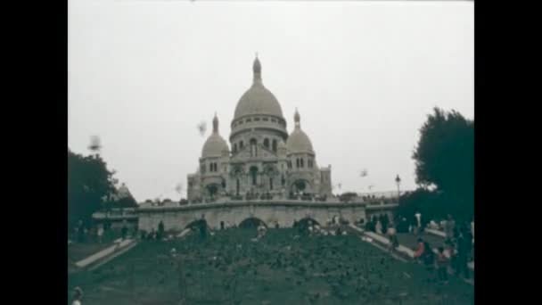 1966年法国巴黎行军 六十年代的巴黎圣心大教堂 — 图库视频影像