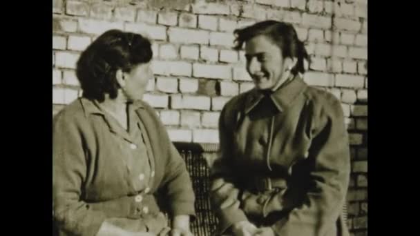 Sint Stevens Woluwe Bélgica Noviembre 1950 Pobre Campesina Mujer Mayor — Vídeo de stock