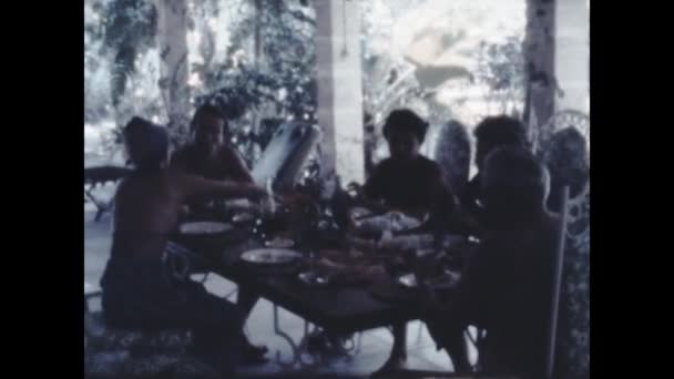 Dominicus Δομινικανή Δημοκρατία Νοέμβριος 1966 Οικογενειακή Σκηνή Γεύματος Στο Σπίτι — Αρχείο Βίντεο