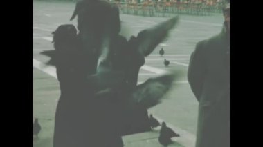 Venedik, İtalya Mayıs 1966: Kadın Venedik Meydanı sahnesi 60 'larda